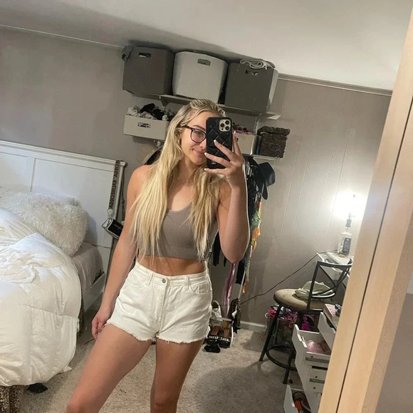 PRINCESS POLLY shorts 4 - Picture 3 of 11